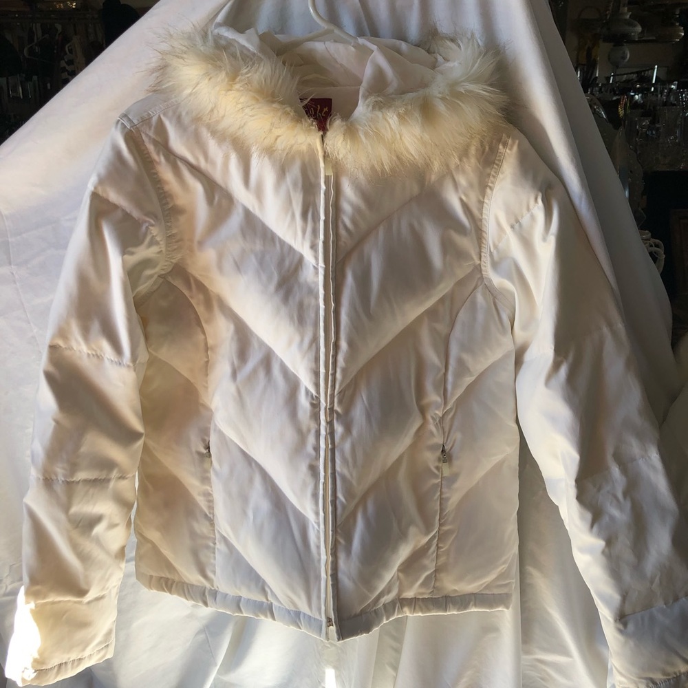 Tilt puffy jacket with hood